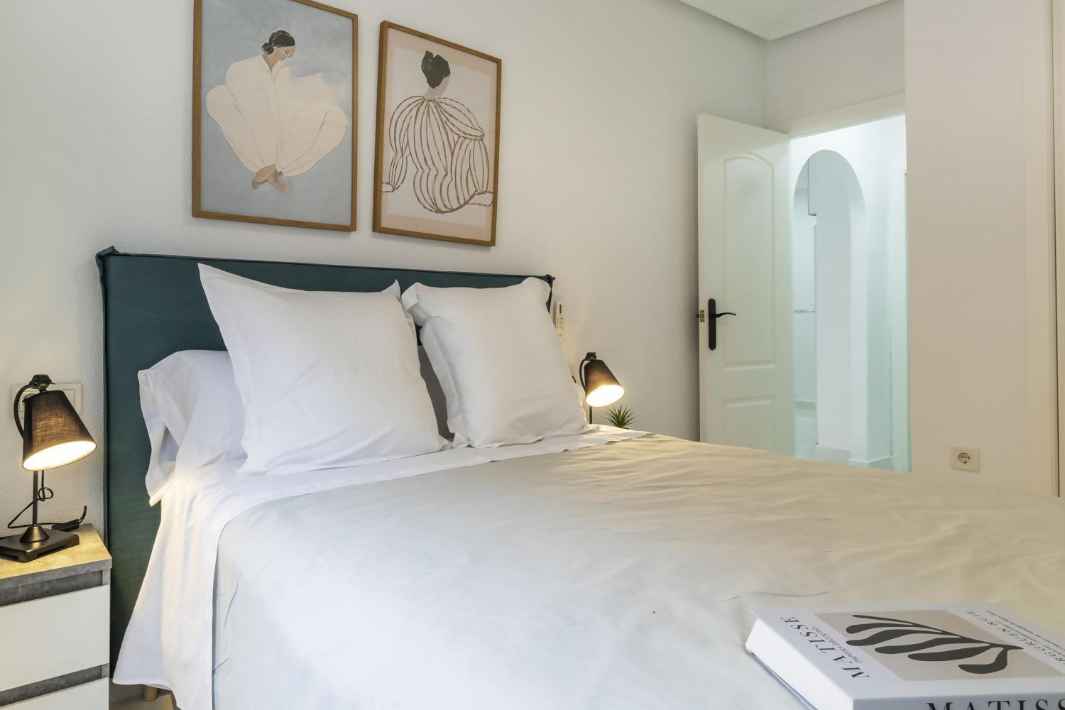 Apartamento Pink Azure Torrevieja Exterior photo