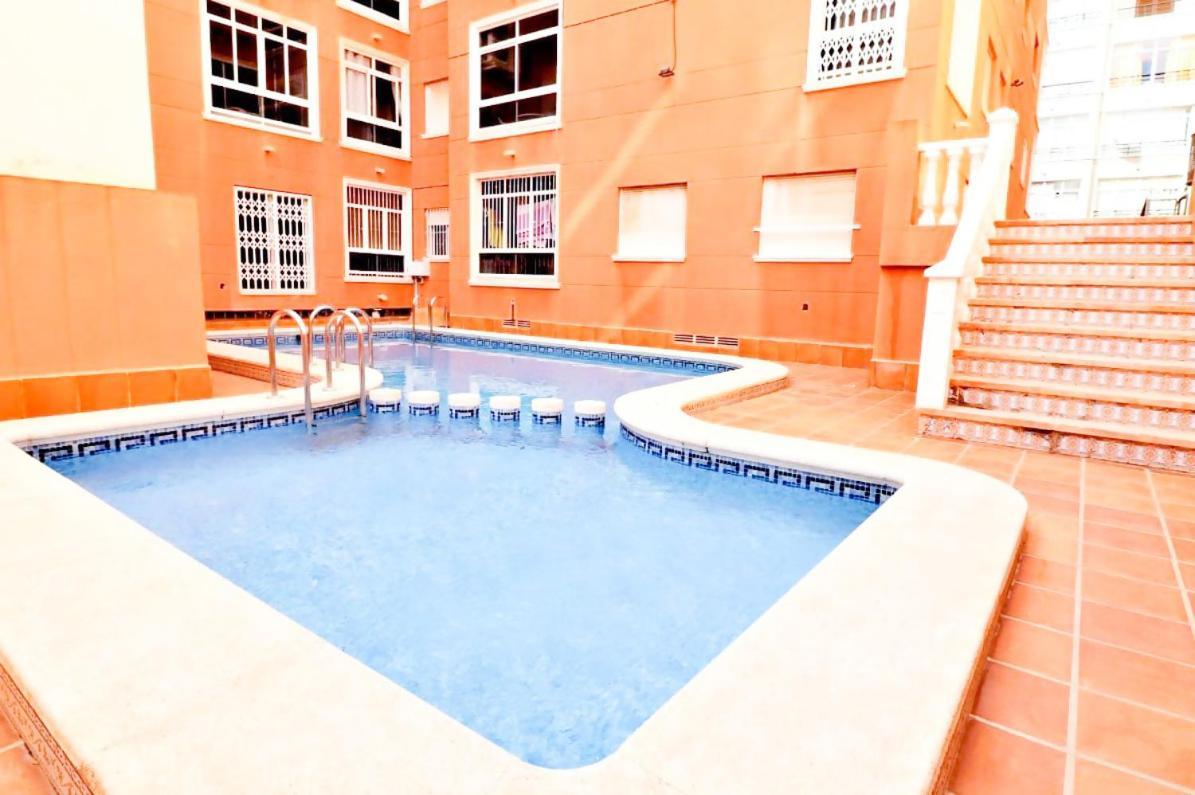 Apartamento Pink Azure Torrevieja Exterior photo